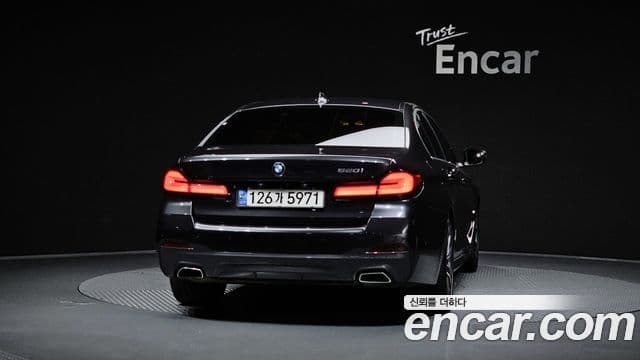 BMW 5 Series 2020 — Şəkil 8/30
