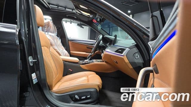 BMW 5 Series 2020 — Şəkil 19/30