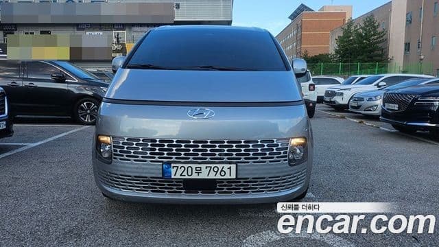 Hyundai Staria 2023 — Фото 2/16