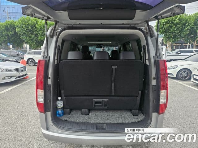 Hyundai Staria 2023 — фото 4 из 16