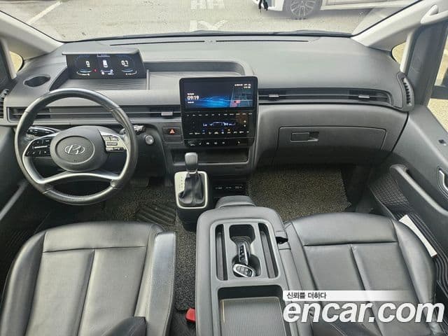 Hyundai Staria 2023 — Фото 5/16