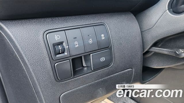 Hyundai Staria 2023 — Фото 13/16