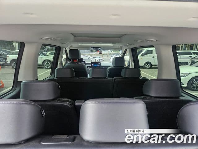 Hyundai Staria 2023 — Фото 15/16