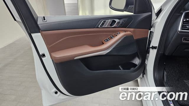 BMW X5 2021 — Photo 14/32
