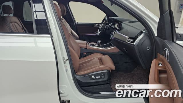 BMW X5 2021 — Photo 31/32