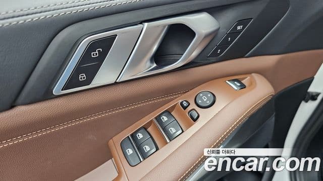 BMW X5 2021 — Photo 24/32