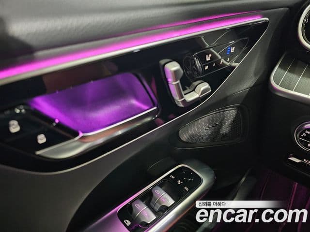 Mercedes-Benz C-Class 2024 — ფოტო 13/17