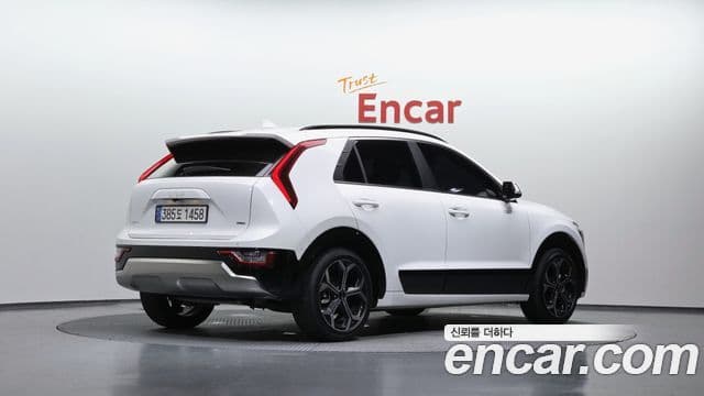 Kia Niro 2024 — ფოტო 2/20