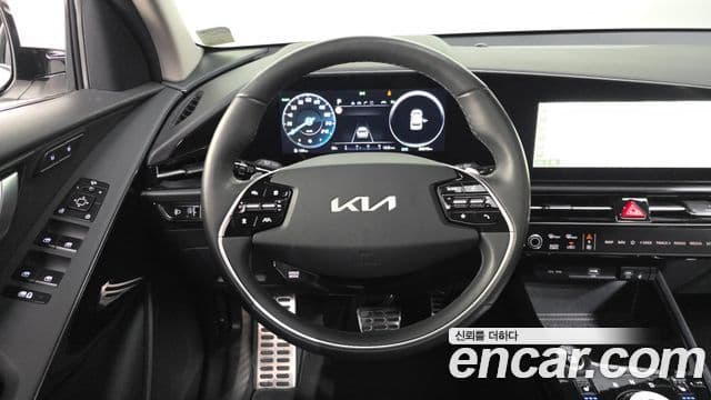 Kia Niro 2024 — ფოტო 13/20