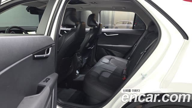 Kia Niro 2024 — Photo 18/36