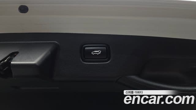 Kia Niro 2024 — Photo 10/36