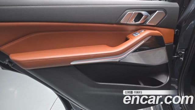 BMW X7 2020 — Photo 2/32
