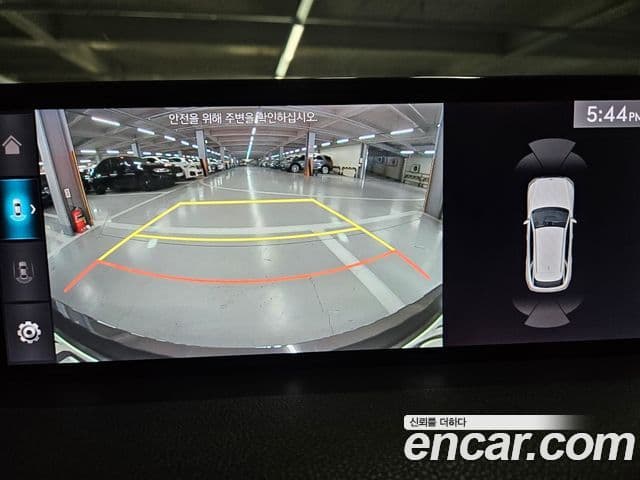 Genesis GV70 2021 — ფოტო 8/20