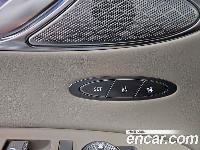 Genesis GV70 2021 — ფოტო 12/20