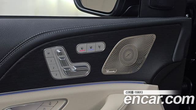 Mercedes-Benz GLE-Class 2025 — Photo 21/30