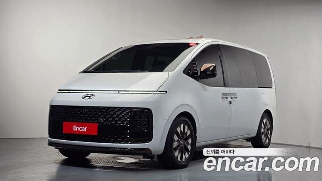 Hyundai Staria 2023 — ფოტო 1/20