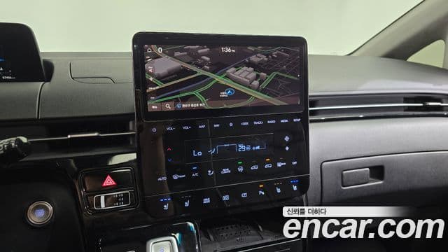Hyundai Staria 2023 — ფოტო 13/20