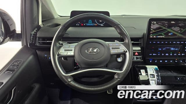 Hyundai Staria 2023 — ფოტო 14/20
