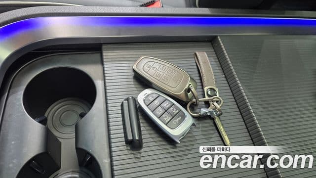 Hyundai Staria 2023 — ფოტო 16/20