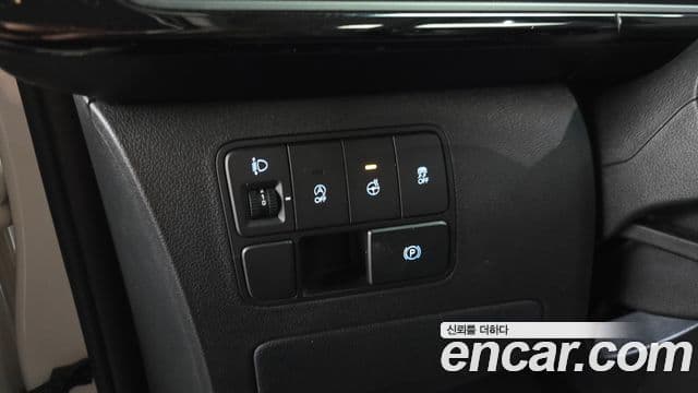 Hyundai Staria 2023 — ფოტო 19/20