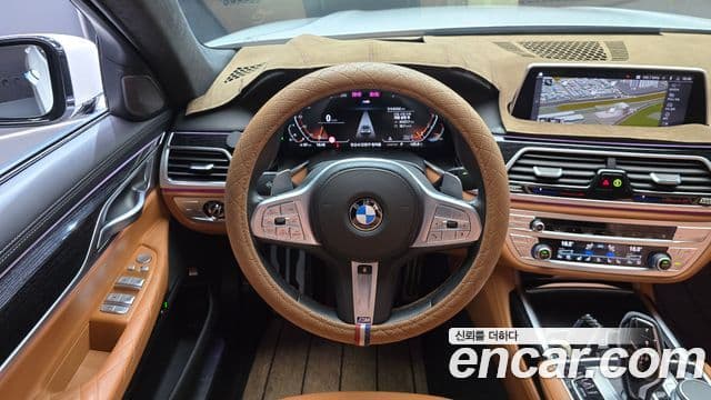 BMW 7 Series 2021 — Фото 12/20