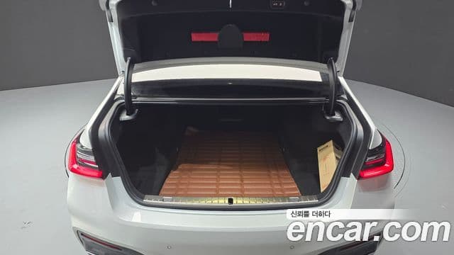 BMW 7 Series 2021 — Photo 26/35