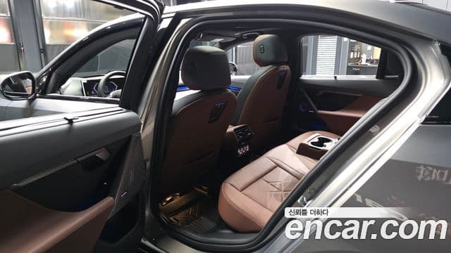 BMW 5 Series 2025 — Photo 31/31