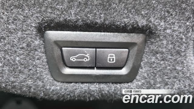BMW 5 Series 2025 — Photo 19/31