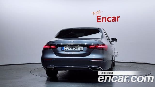 Mercedes-Benz E-Class 2021 — Şəkil 8/20