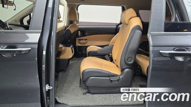 Kia Carnival 2021 — Şəkil 11/20
