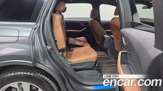 Audi Q7 2021 — ფოტო 12/20