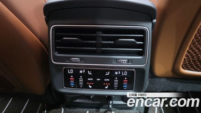 Audi Q7 2021 — ფოტო 19/20