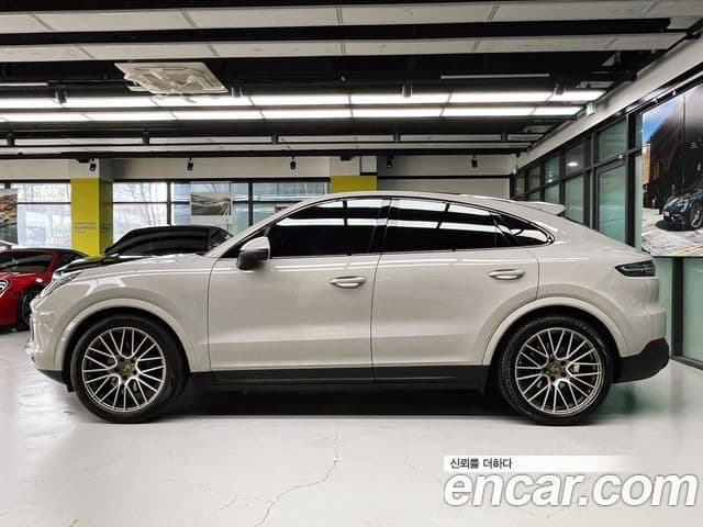 Porsche Cayenne 2022 — Şəkil 18/20