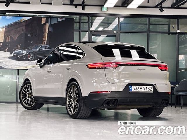 Porsche Cayenne 2022 — Şəkil 19/20