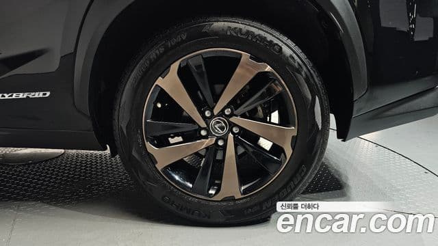 Lexus NX300h 2019 — Şəkil 4/35