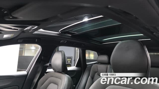 Volvo XC60 2021 — Şəkil 18/20
