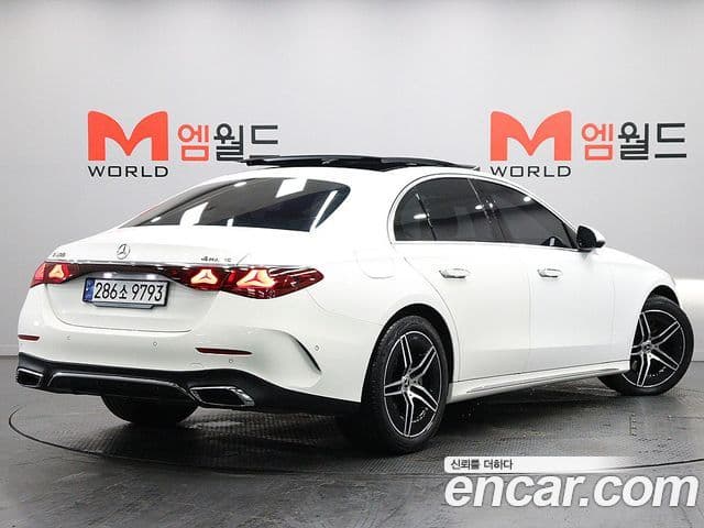 Mercedes-Benz E-Class 2024 — ფოტო 1/20