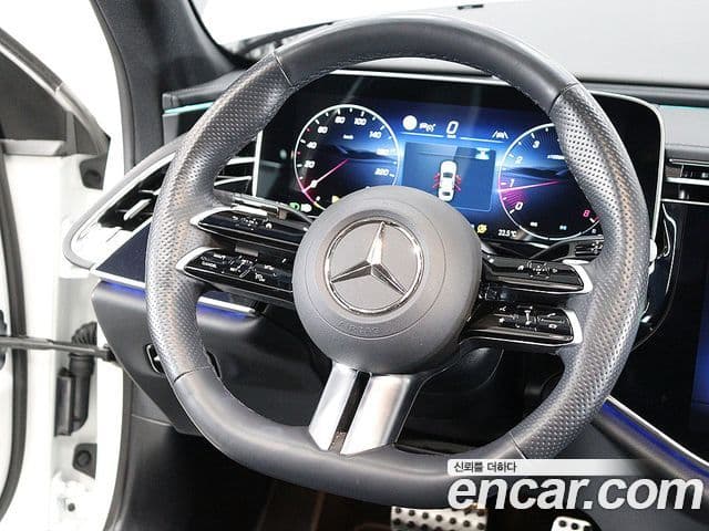 Mercedes-Benz E-Class 2024 — ფოტო 7/20