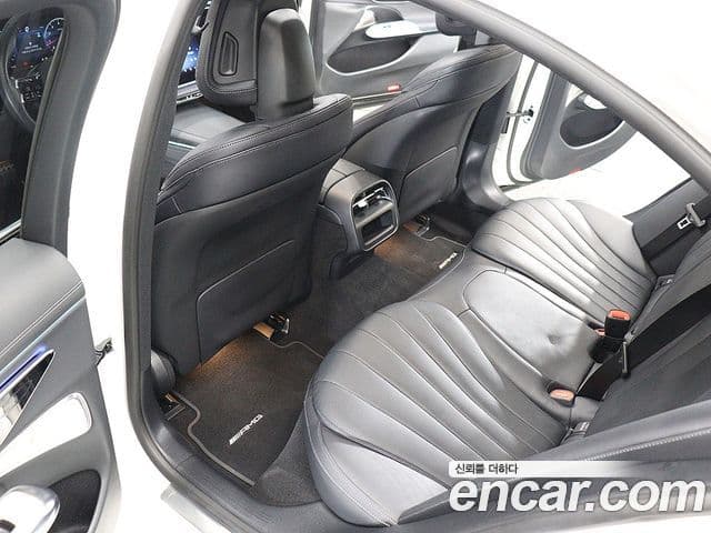 Mercedes-Benz E-Class 2024 — ფოტო 8/20
