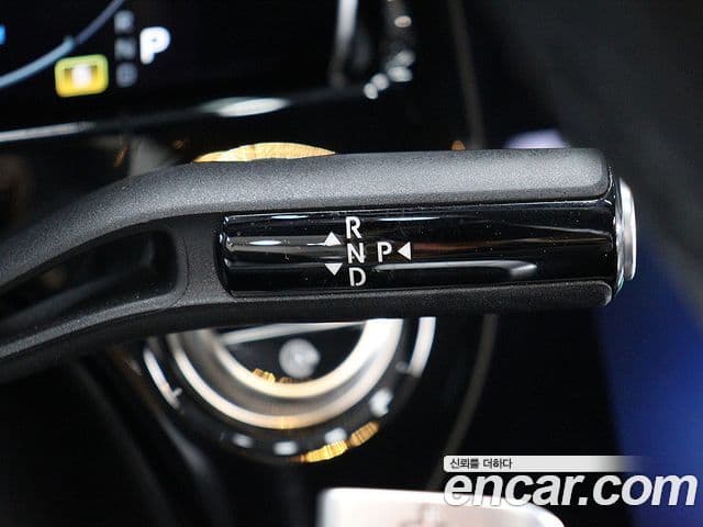 Mercedes-Benz E-Class 2024 — ფოტო 19/20