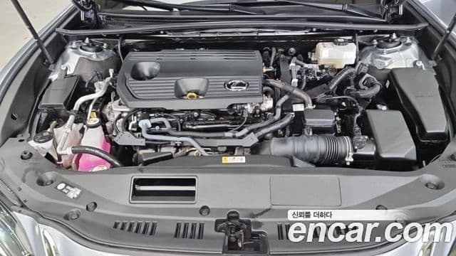 Lexus ES300h 2023 — Şəkil 6/17