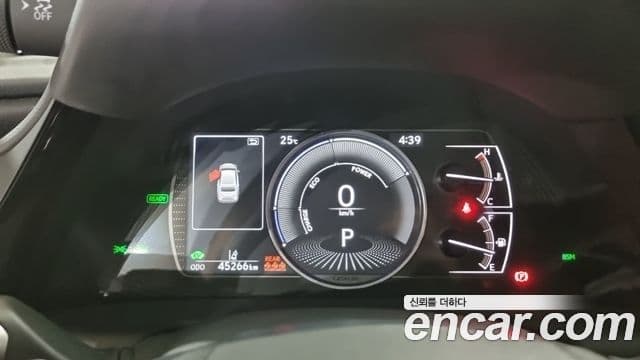 Lexus ES300h 2023 — Şəkil 8/17
