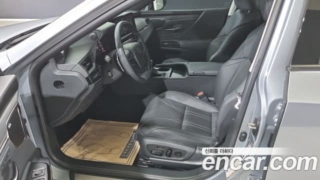 Lexus ES300h 2023 — Şəkil 10/17