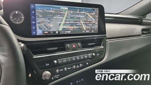 Lexus ES300h 2023 — Şəkil 11/17