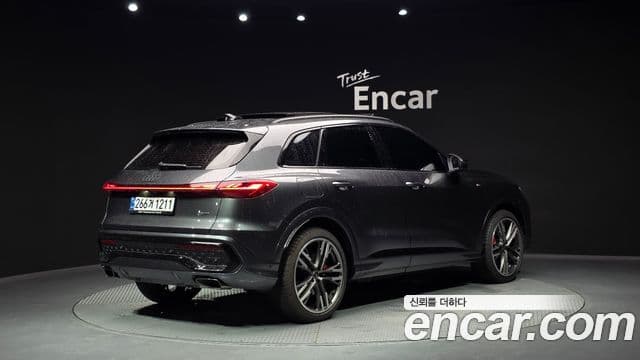 Audi Q5 2025 — Photo 7/20