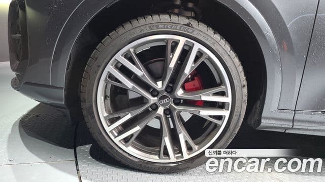 Audi Q5 2025 — Photo 1/20