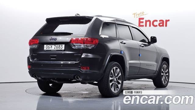Jeep Grand Cherokee 2018 — Şəkil 2/20