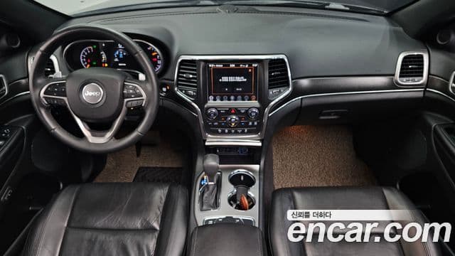 Jeep Grand Cherokee 2018 — Şəkil 7/20