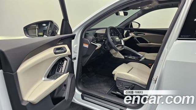 Audi Q5 2025 — Şəkil 10/20
