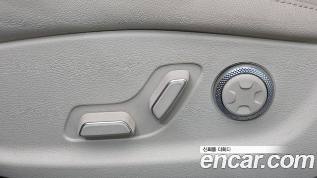 Genesis GV80 2021 — ფოტო 14/33